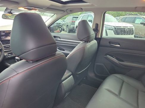 Used 2025 Nissan Altima 2.5 SR w/ SR Premium Package FWD image 10