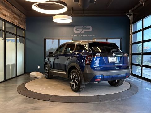 Used 2025 Nissan Kicks SV FWD image 5