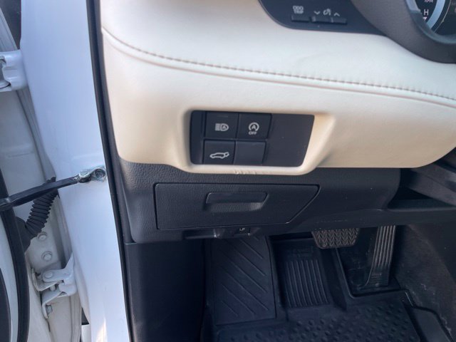 Used 2023 Toyota Highlander XLE AWD/4WD image 24