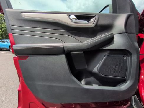 Used 2021 Ford Escape SE w/ SE Sport Appearance Package AWD/4WD image 23