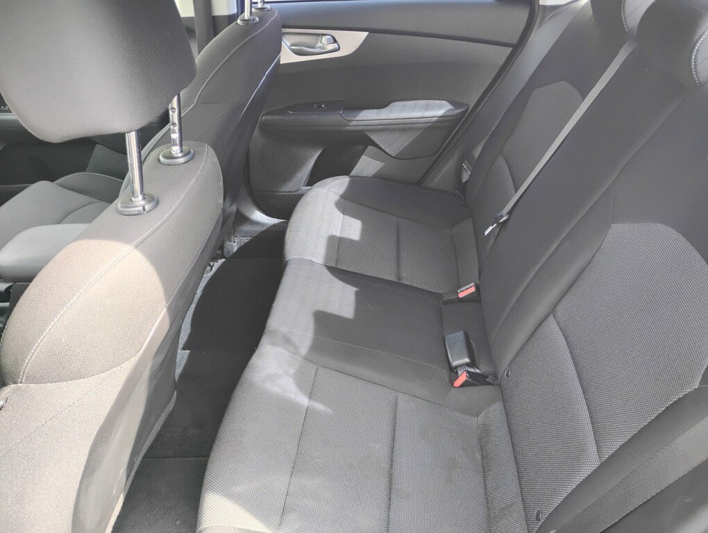 Used 2022 Kia Forte LXS FWD image 11