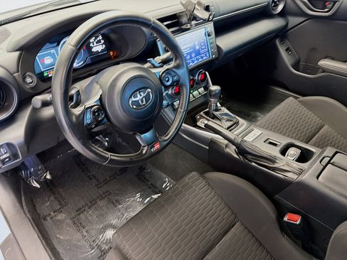 Used 2023 Toyota GR86 w/ ALL Weather Mat Package (TMS) RWD image 7
