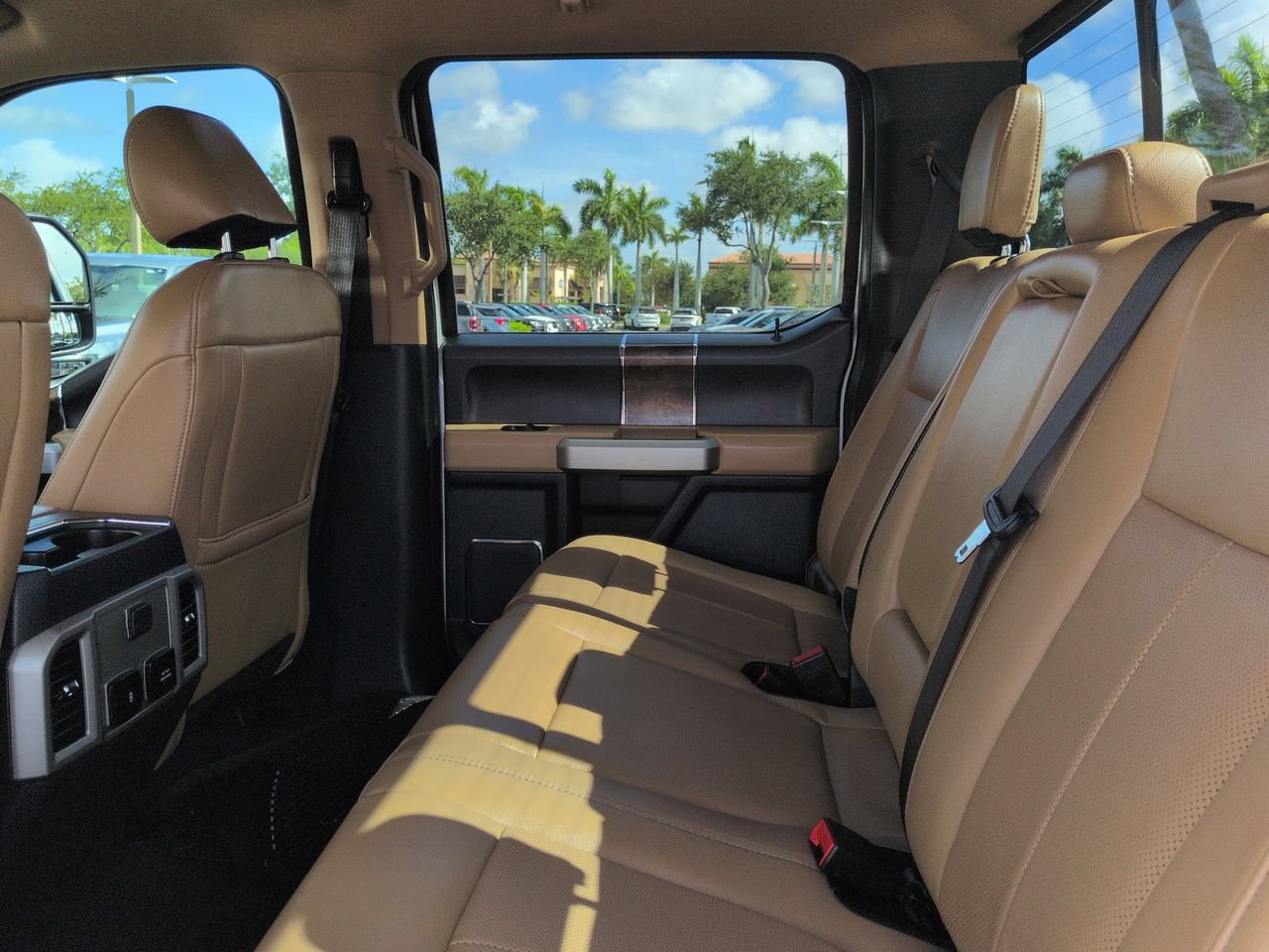 Used 2022 Ford F250 Lariat w/ Lariat Ultimate Package AWD/4WD image 14
