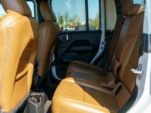 Used 2021 Jeep Gladiator Overland w/ Uconnect 4C Nav & Sound Group AWD/4WD image 11