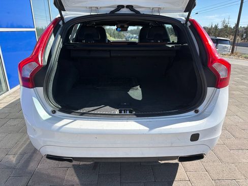 Used 2017 Volvo V60 T5 Cross Country w/ Convenience Package AWD/4WD image 9