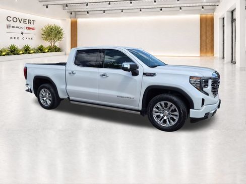 Used 2023 GMC Sierra 1500 Denali w/ Technology Package AWD/4WD image 17