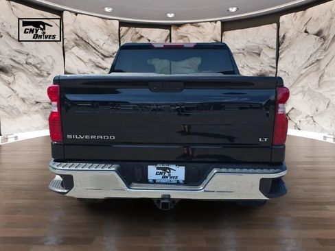 Used 2022 Chevrolet Silverado 1500 LT AWD/4WD image 6