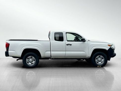 Used 2020 Toyota Tacoma SR AWD/4WD image 3