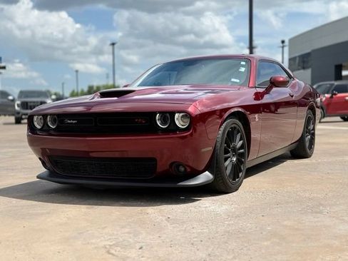 Used 2021 Dodge Challenger R/T Scat Pack RWD image 4