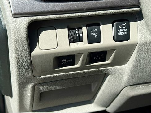 Used 2018 Subaru Forester 2.5i Limited w/ Popular Package #3B image 10