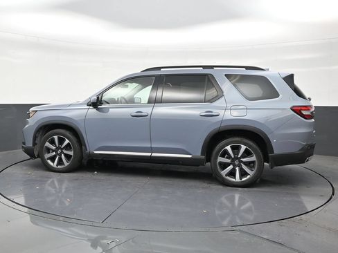 Used 2024 Honda Pilot Touring image 2