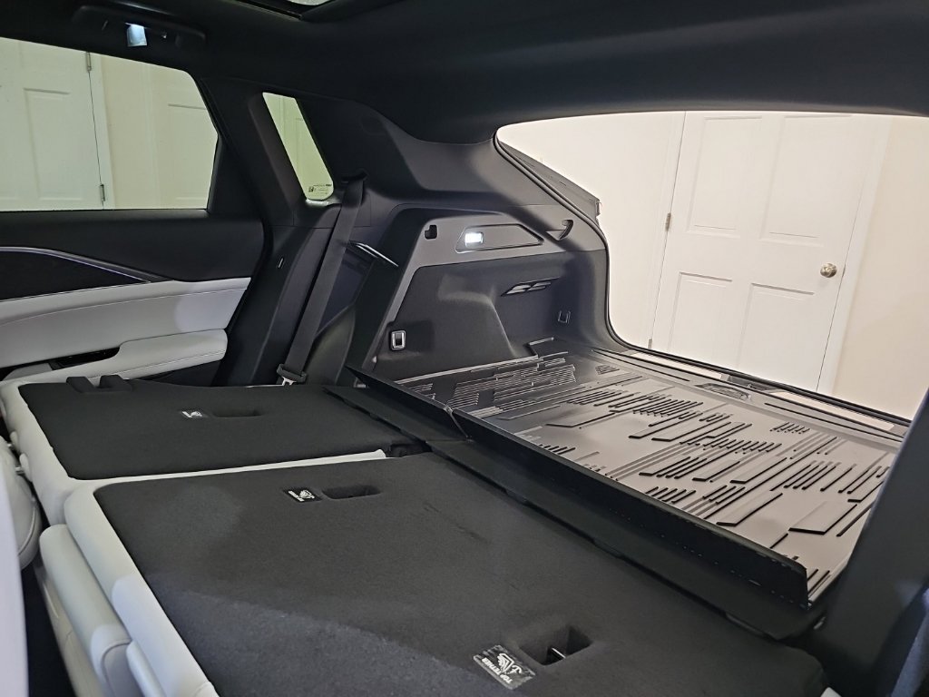 Certified 2024 Cadillac Lyriq Sport AWD/4WD image 15