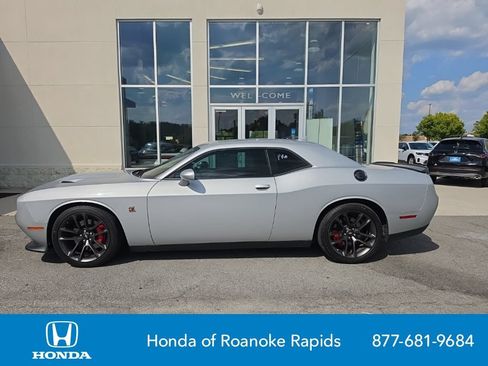 Used 2021 Dodge Challenger R/T Scat Pack RWD image 2