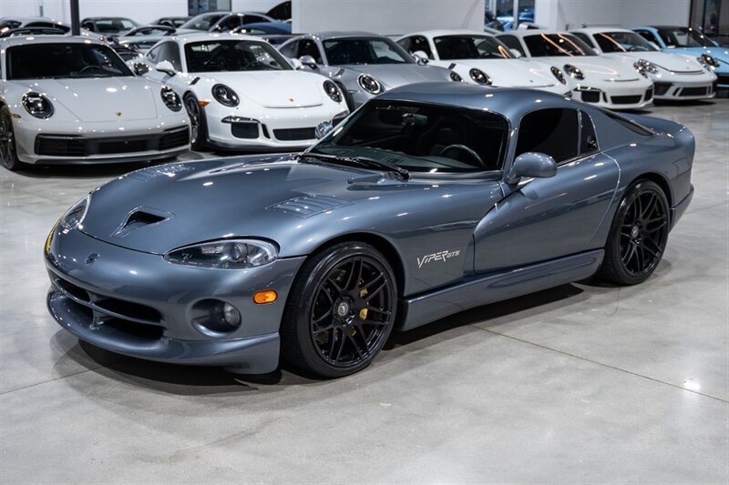 Used 2000 Dodge Viper GTS RWD image 2