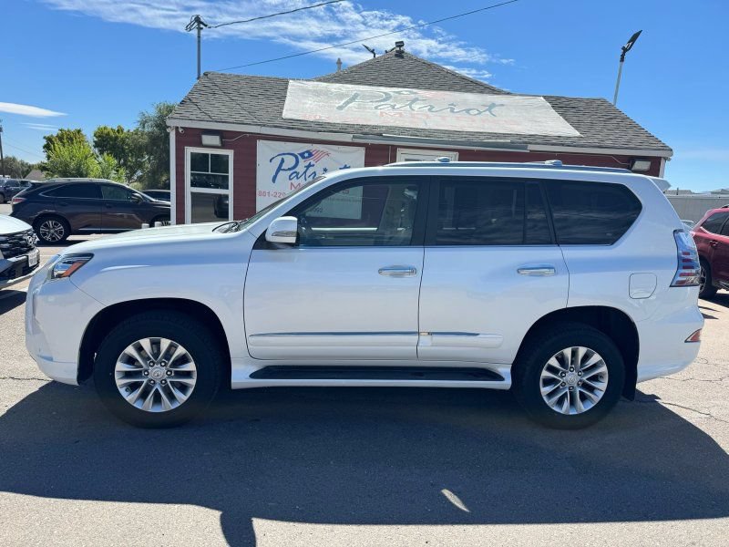 Used 2014 Lexus GX 460 w/ Premium Package AWD/4WD image 2