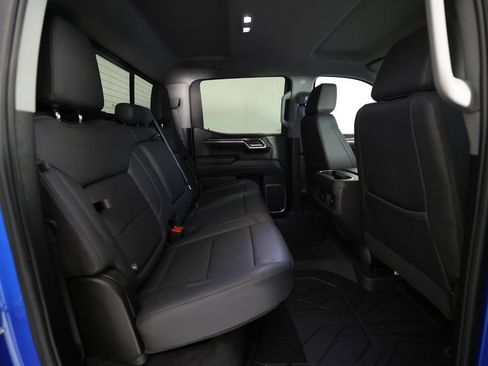 Used 2025 Chevrolet Silverado 1500 LT Trail Boss w/ LT Trail Boss Premium Package AWD/4WD image 14