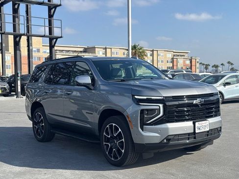 Used 2026 Chevrolet Tahoe RST AWD/4WD image 3