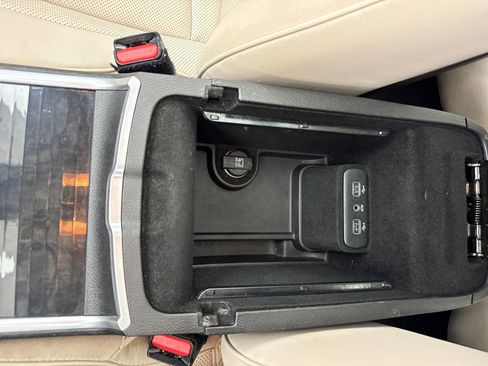 Used 2018 Chrysler 300 Limited w/ Safetytec Plus Group RWD image 31