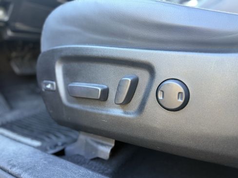 Used 2017 Toyota Highlander XLE image 28