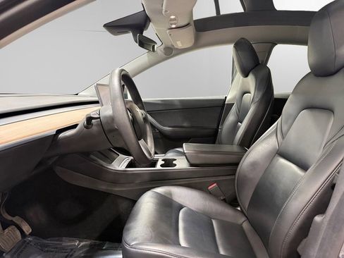 Used 2022 Tesla Model Y Long Range image 25