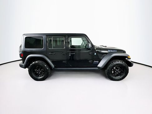 Used 2025 Jeep Wrangler Willys image 10