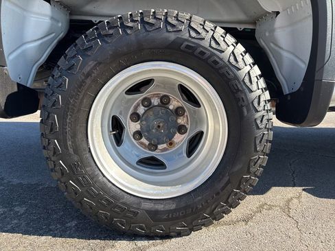 Used 2021 GMC Sierra 3500 SLT w/ SLT Preferred Package image 13