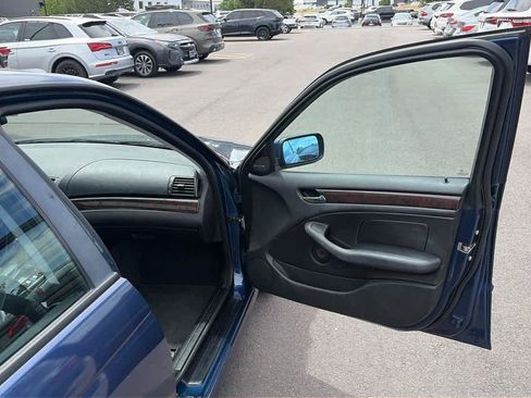 Used 2004 BMW 325i Sedan RWD image 4