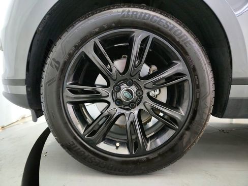 Used 2019 Land Rover Range Rover Velar S AWD/4WD image 37