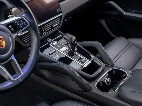 Used 2022 Porsche Cayenne Platinum Edition AWD/4WD image 13