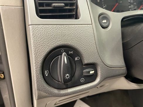 Used 2005 Ford Focus ZX4 Sedan image 30