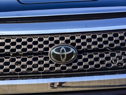 Used 2018 Toyota Tundra SR5 image 13