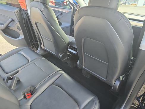 Used 2023 Tesla Model Y Long Range image 12