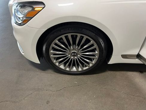 Used 2019 Kia K900 Luxury w/ VIP Package AWD/4WD image 32