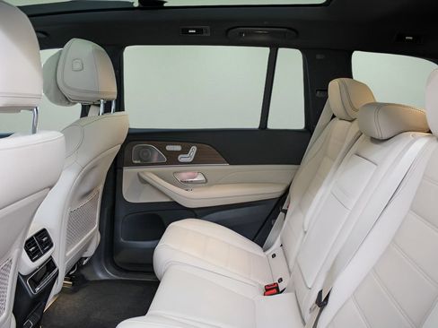 Used 2026 Mercedes-Benz GLS 580 4MATIC image 22
