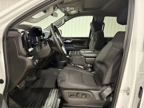 Used 2024 GMC Sierra 1500 SLE image 9
