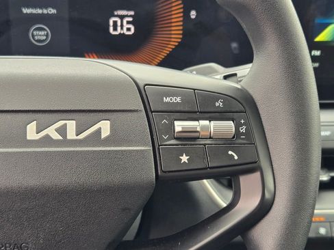 Used 2025 Kia K4 FWD image 29