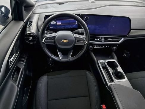Used 2026 Chevrolet Equinox EV LT w/ Comfort Package FWD image 22