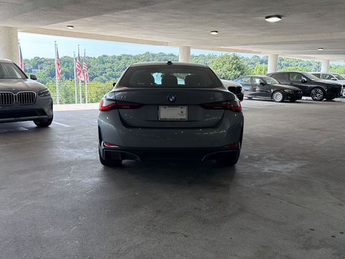 Used 2023 BMW i4 eDrive40 RWD image 9