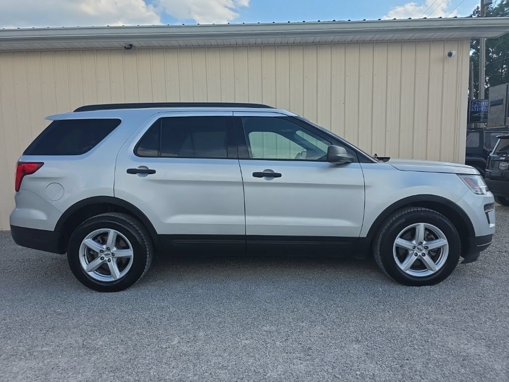 Used 2019 Ford Explorer FWD image 3