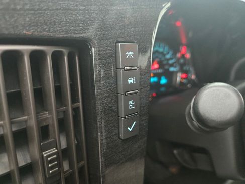 Used 2020 Chevrolet Express 2500 Extended w/ Enhanced Convenience Package image 21