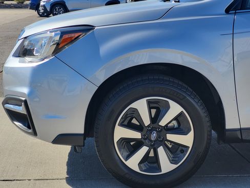 Used 2017 Subaru Forester 2.5i Limited image 9