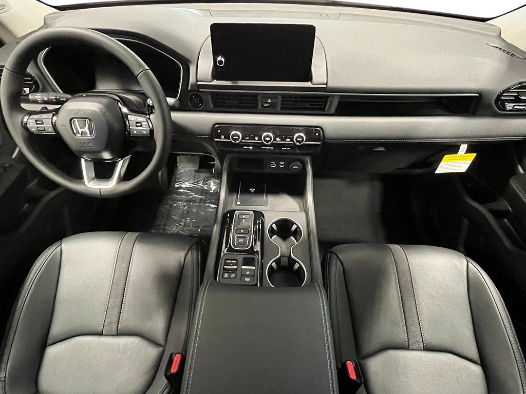 Used 2025 Honda Pilot Touring image 25