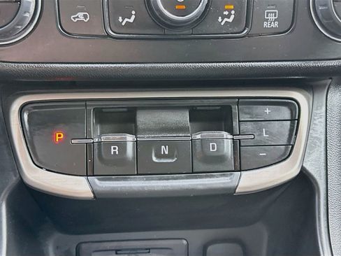 Used 2024 GMC Terrain Denali AWD/4WD image 17