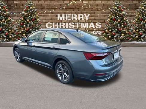 Used 2023 Volkswagen Jetta SE w/ Panoramic Sunroof Package image 3