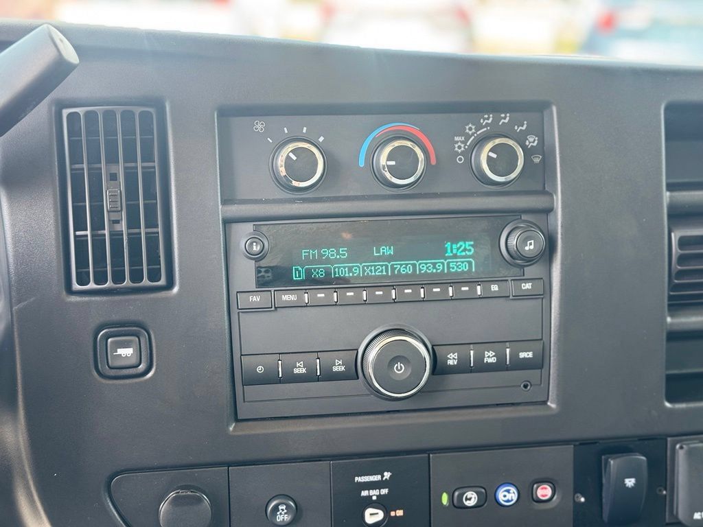Used 2022 Chevrolet Express 3500 w/ Power Convenience Package RWD image 18