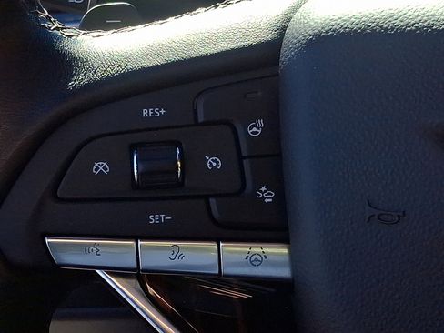 Used 2023 Cadillac Escalade ESV Premium Luxury image 19