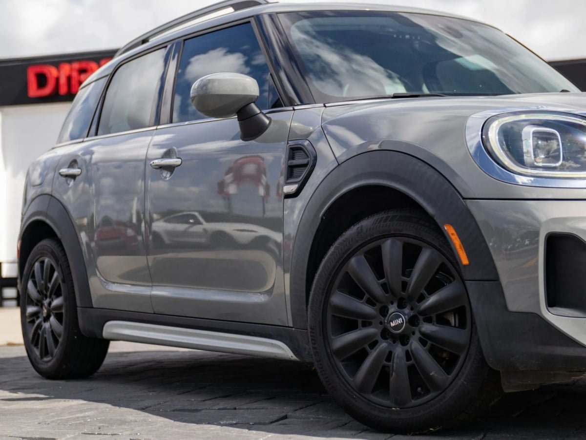 Used 2023 MINI Cooper Countryman FWD image 2