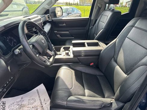 Used 2022 Toyota Tundra SR5 w/ SR5 Premium Package AWD/4WD image 25