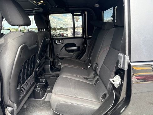 Certified 2021 Jeep Gladiator Rubicon AWD/4WD image 16