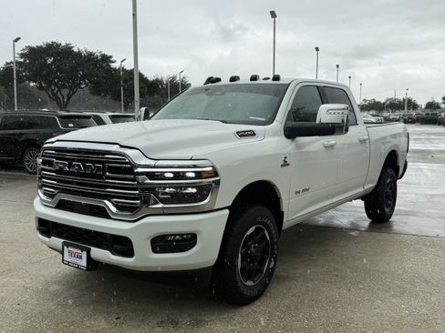 Used 2026 RAM 2500 Laramie AWD/4WD image 9